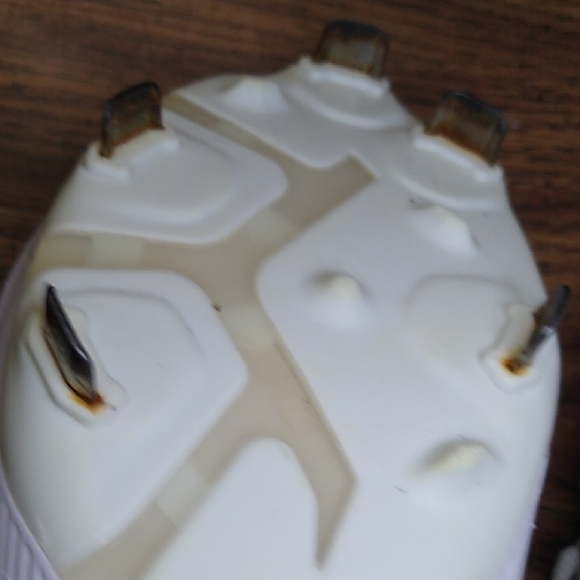 New Balance Kids Size 5 White Sports Cleats Shoes - Picture 11 of 13